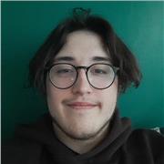D'après ce qu'on me dit je suis quelqu'un de très pédagogue, et en plus de ça je sais très patient, même avec les enfants agité